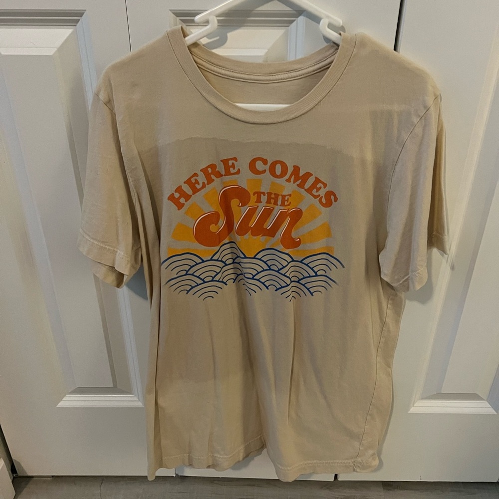 Beige 'Here Comes the Sun' Graphic T-Shirt